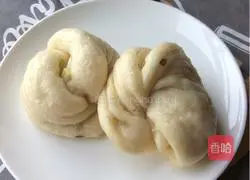Illustration of how to make pepper flower rolls 11