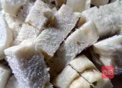 Illustration of how to make fried flower rolls 1