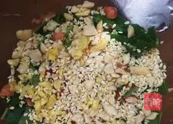 Illustration of how to make spicy and sour rice noodles 1