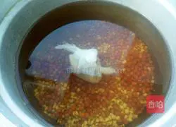 Illustration of how to make spleen-tonifying and damp-removing porridge 4