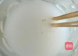 Illustration of how to make two-color shell flower rolls 2