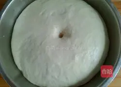 Illustration of how to make salt and pepper rolls 2