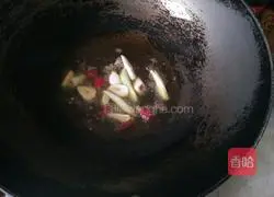 Illustration of making braised beans and potato noodles 5