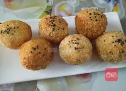 Illustration of how to make fried rice balls 7