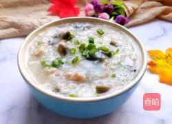 Illustration of how to make preserved egg and lean meat porridge 1