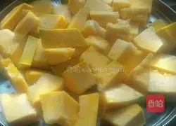 Illustration of how to make pumpkin rolls 1