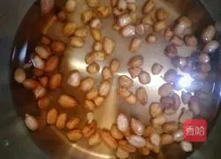 Illustration of how to make sweet potato, glutinous rice and peanut porridge 2