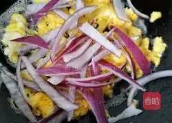 Illustration of how to make fried rice noodles with eggs 7