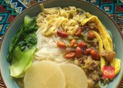 Illustration of making beef brisket rice noodles 16