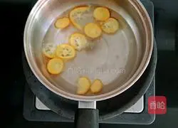 Illustration of how to make kumquat and snow pear porridge (baby food supplement) 4