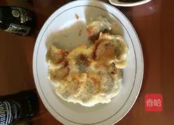 Illustration of how to make pot stickers 7