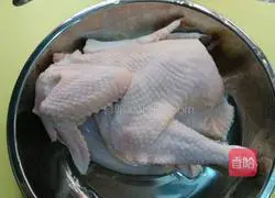 Illustration of how to make salt-baked soy sauce chicken (rice cooker version) 1