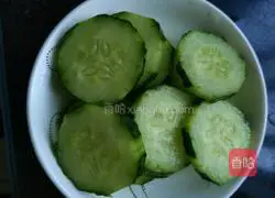 Illustration of how to make breakfast smile burger 6