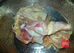 Illustration of how to make spicy rice noodles 2