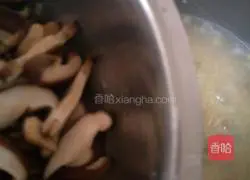 Illustration of how to make mushroom and lean meat millet porridge 15