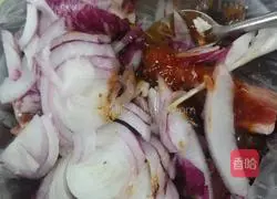 Illustration of how to make black pepper pork ribs and cured clay pot rice 3