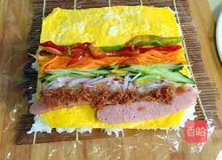 Illustration of how to make big rice balls 10