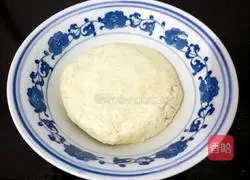 Illustration of how to make millet noodle cake 4