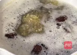 Illustration of how to make mulberry seed and millet porridge 5