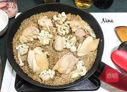 Illustration of how to make dark beer chicken leg risotto 4