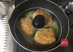 Illustration of how to make private sandwich cheeseburger meat 13