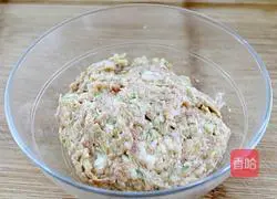 Illustration of how to make pork and green onion pot stickers 10