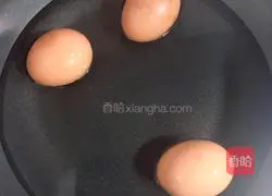 Illustration of how to make Angelica Astragalus Millet Porridge (blood-tonifying and qi-tonifying medicinal diet) 5