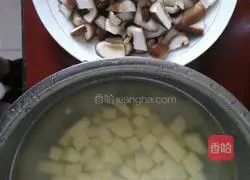 Illustration of how to make spicy chicken rice noodles 3