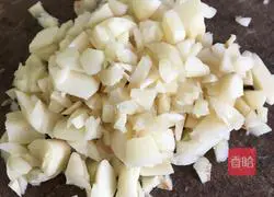 Illustration of home-style braised noodles 4