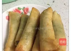 Illustration of how to make local vegetable spring rolls 10