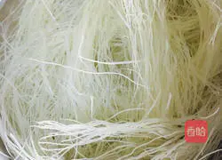 Jin's Fried Rice Noodles Recipe Illustration 3