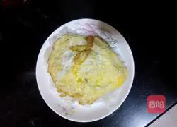Illustration of how to make fried rice noodles with eggs 4