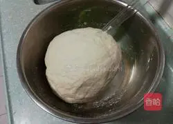 Illustration of making rice noodles with batter 1