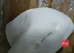 Illustration of how to make scallion and salt and pepper rolls 3