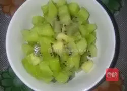 Illustration of how to make raisin cornmeal cake 5