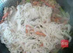 Illustration of how to make fried rice noodles 5