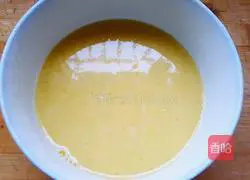 Illustration of how to make spring roll skins 1