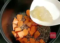 Illustration of how to make sweet potato and quinoa porridge 6
