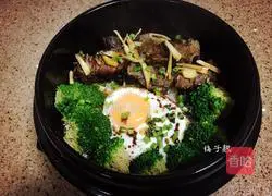 Illustration of how to make braised pork ribs clay pot rice 5