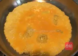 Illustration of how to make Tamago sausage rice balls 3