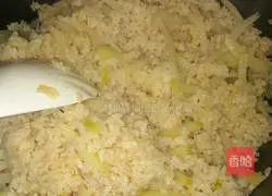 Illustration of how to make braised radish rice 6