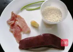 Illustration of how to make pork liver and lean meat porridge 1
