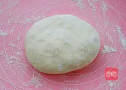 Illustration of how to make scallion rolls 9