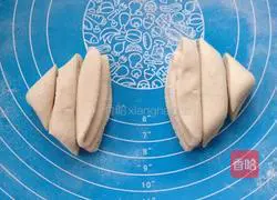 Illustration of making lotus roll 9