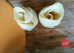 Illustration of how to make milk-flavored flower rolls 7