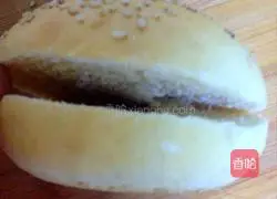 Illustration of how to make shrimp burgers 7