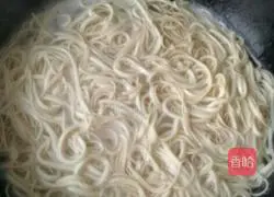 Illustration of how to make cold noodles 1