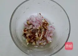 Golden Triangle Rice Ball Recipe Illustration 2