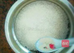 Illustration of how to make red date hair cake 3