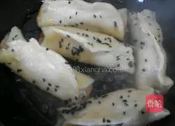 Illustration of homemade cabbage and pork pot stickers 15